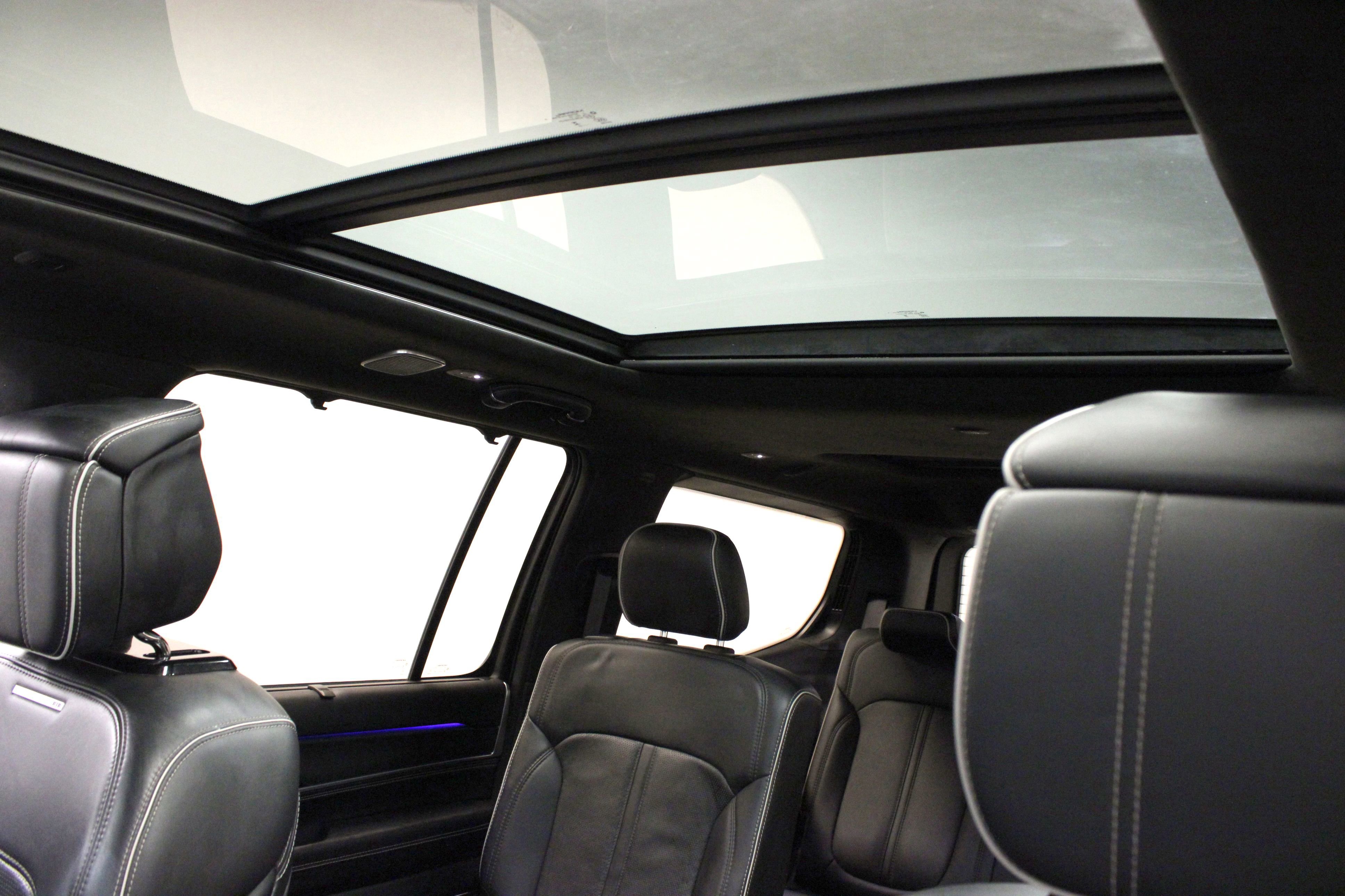 Used 2023 Diamond Black Crystal Pearlcoat Jeep Series II image 10
