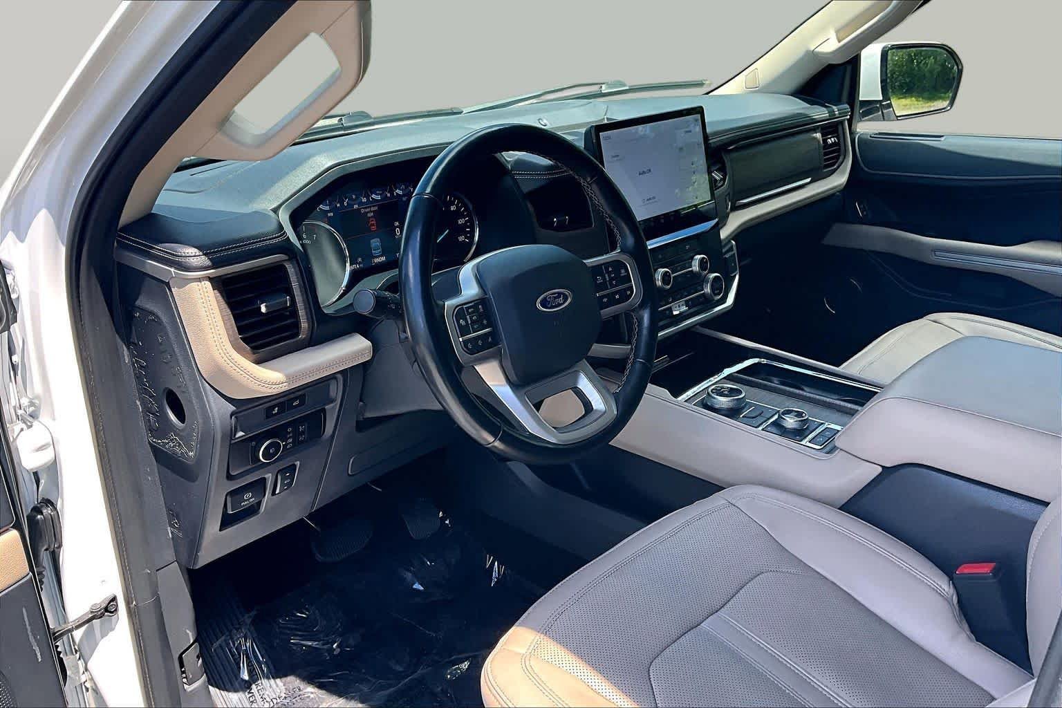 Certified Used 2023 Oxford White Ford Limited image 24