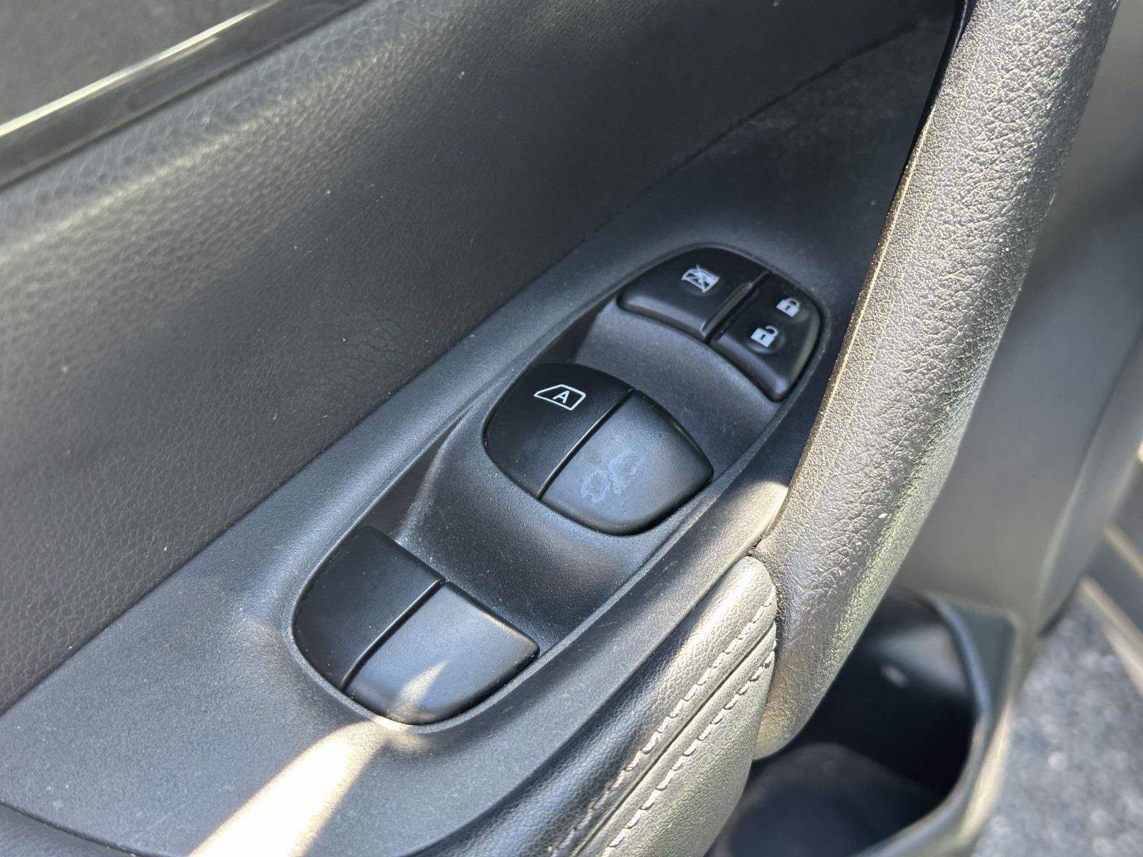 2017 Nissan Rogue S - Photo 22