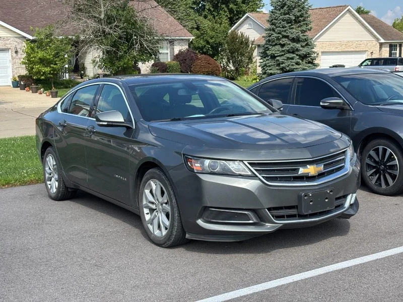 Used 2016 Heather Gray Metallic Chevrolet LT image 3