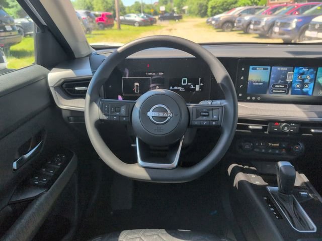 New 2026 Aspen White TriCoat / Super Black Two-tone Nissan SV image 12