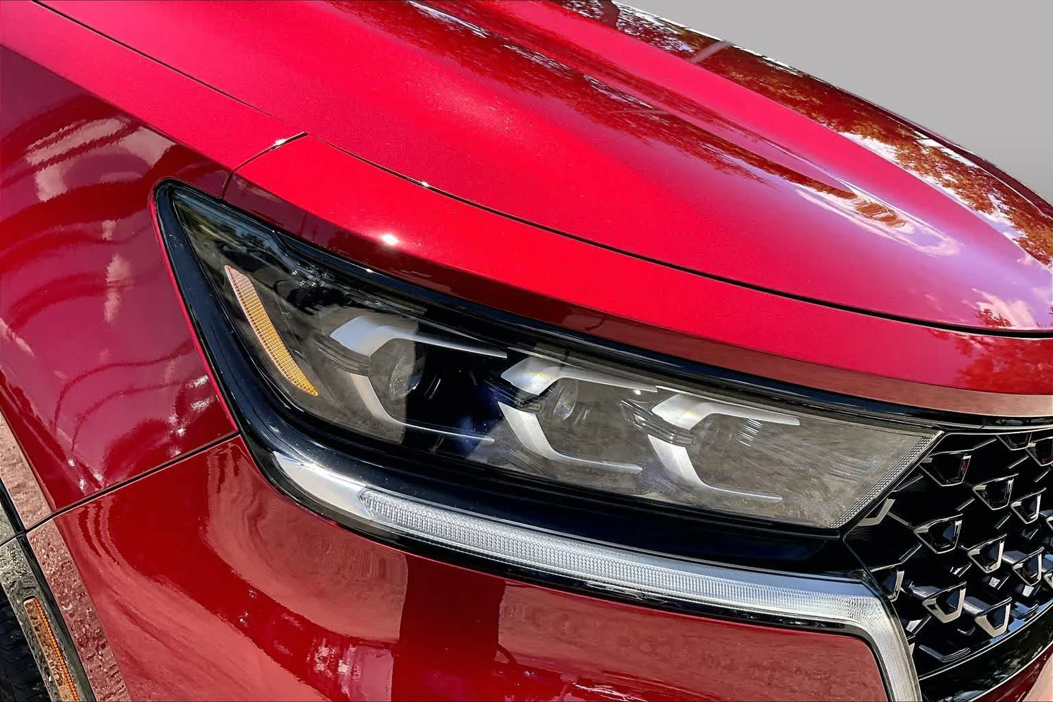 Used 2023 Passion Red Kia SX image 28
