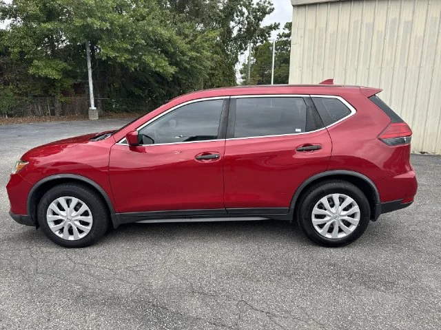 Used 2017 Red Nissan S image 8