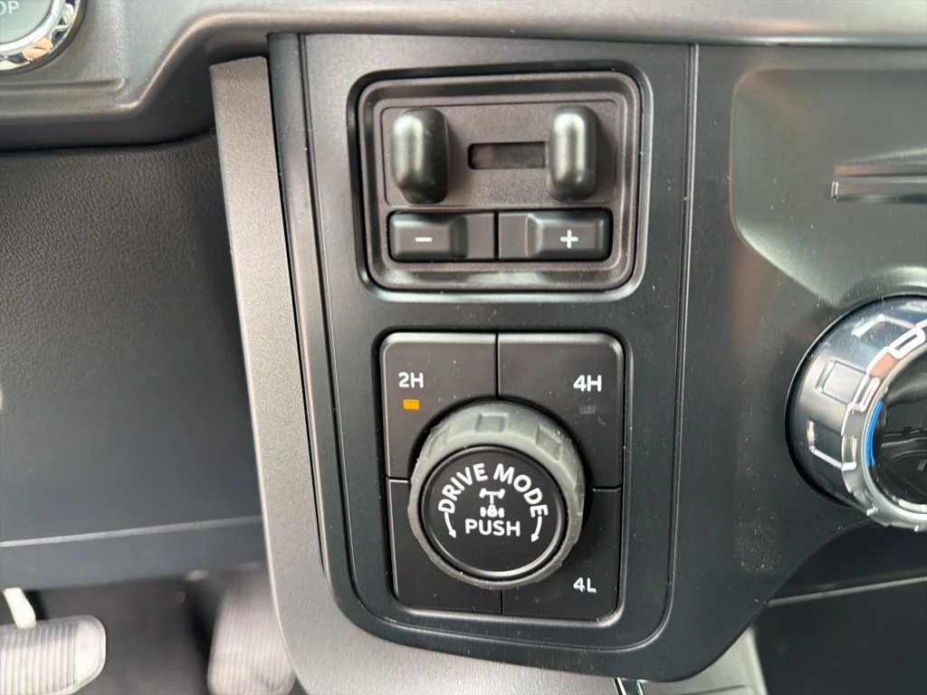 New 2026 Antimatter Blue Metallic Ford XLT image 18