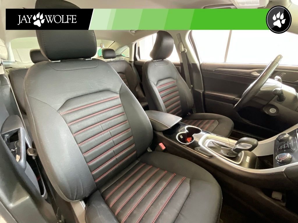 Used 2016 White Ford SE image 18