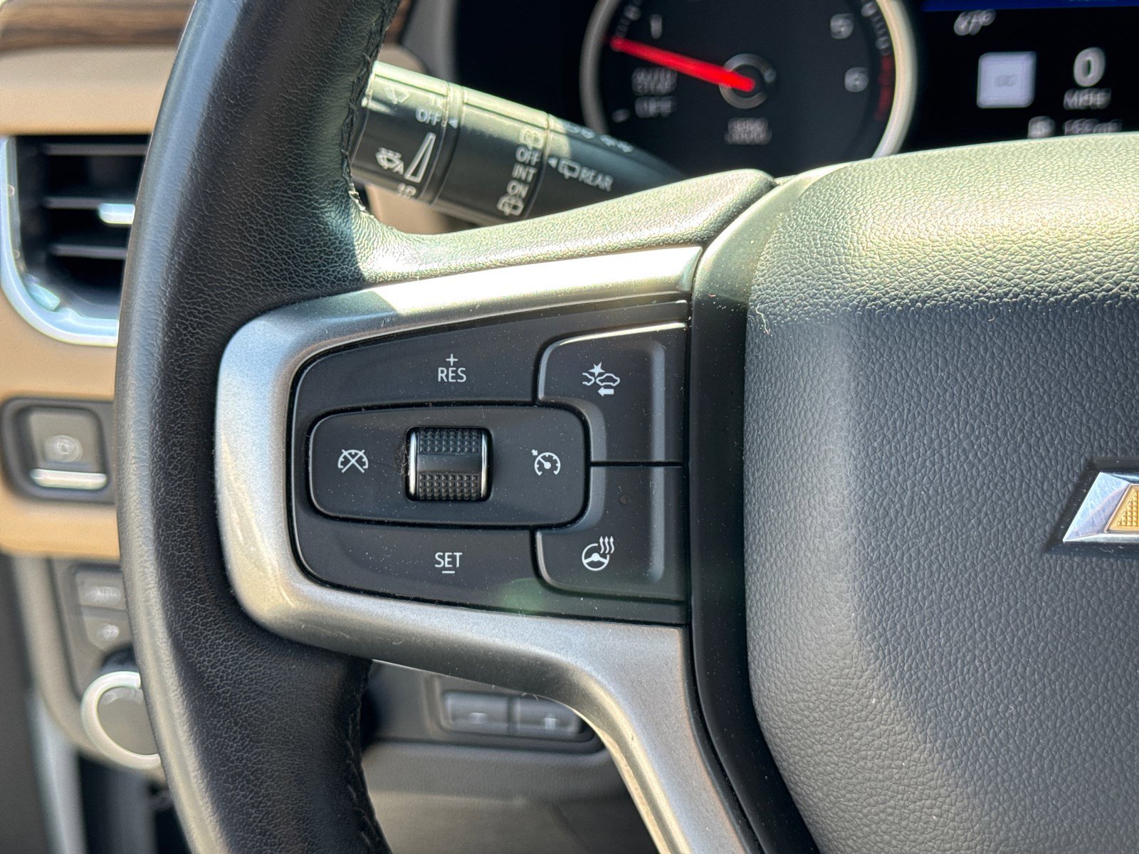 Used 2021 Iridescent Pearl Tricoat Chevrolet Premier image 27