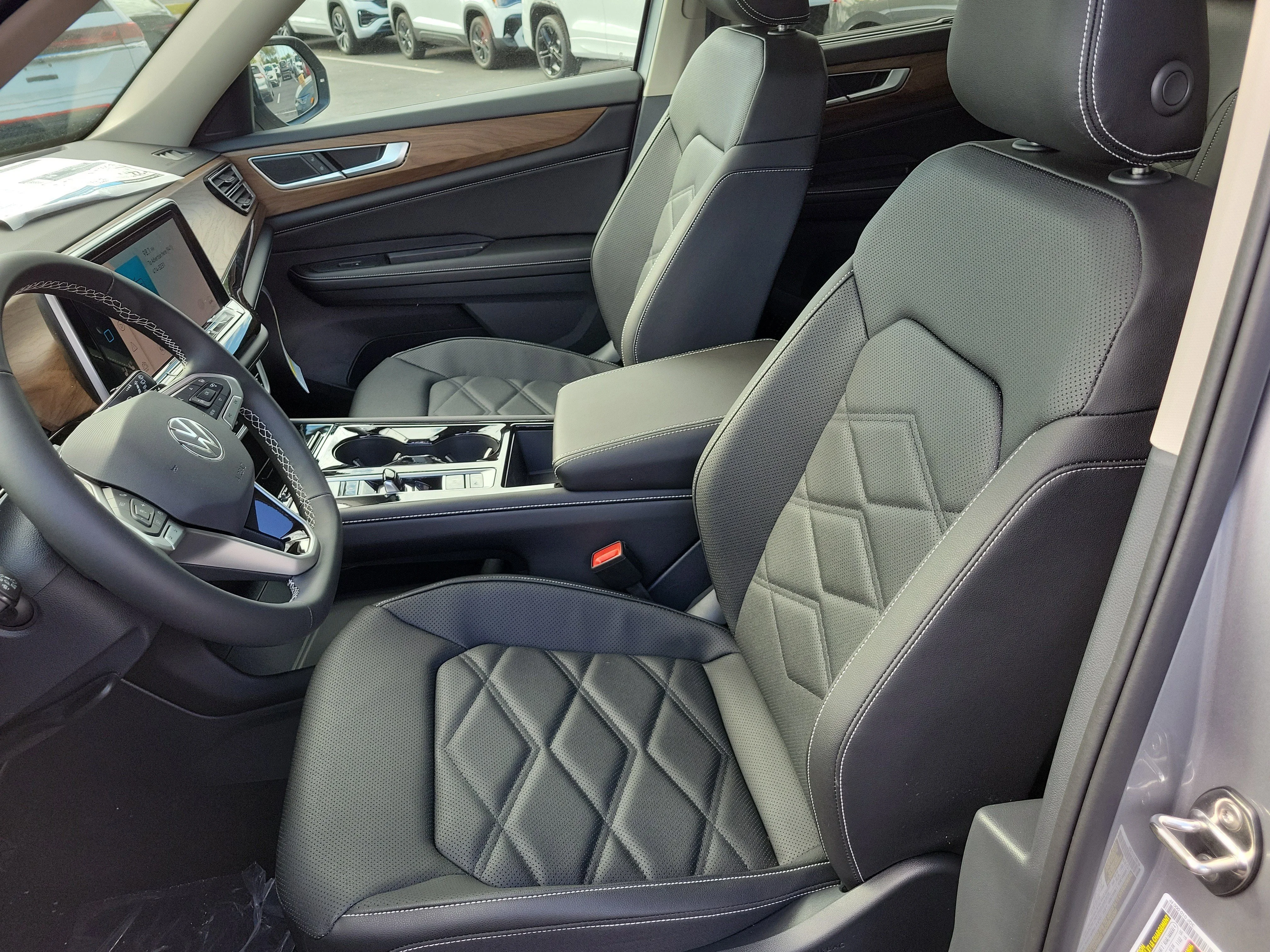 New 2026 Silver Volkswagen SE w/Technology image 21