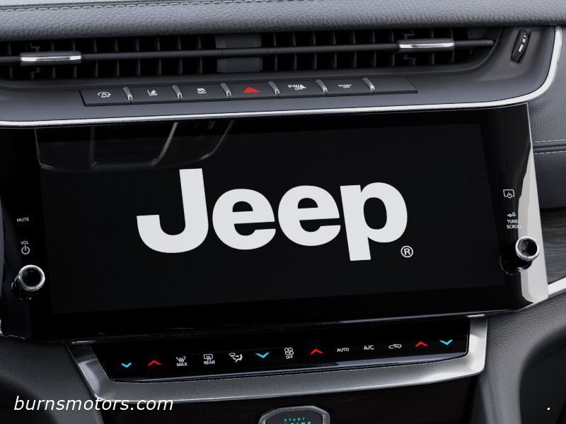 New 2026 Diamond Black Crystal Pearl-Coat Exterior Paint Jeep Laredo Altitude image 18
