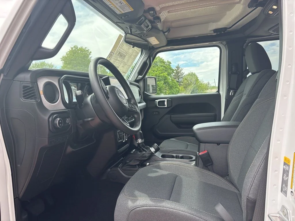 2025 Jeep Gladiator Nighthawk - Photo 7