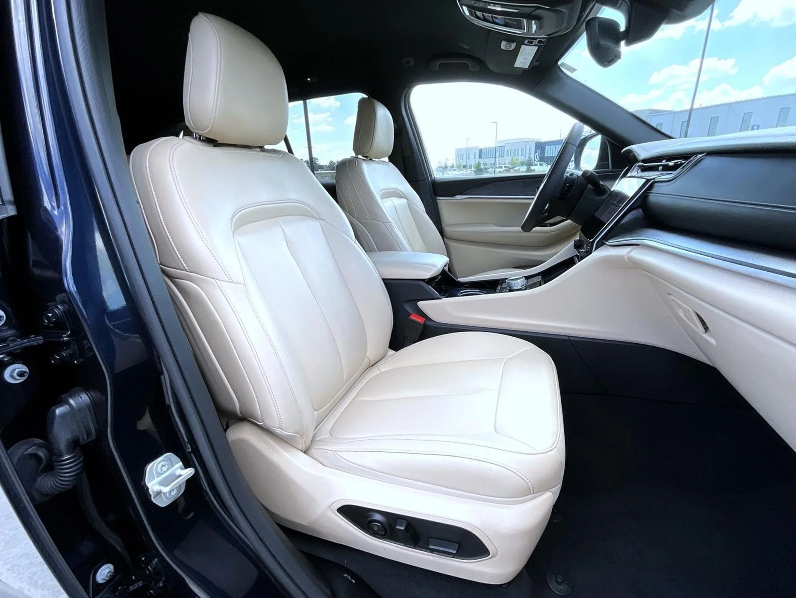 Used 2023 Black Jeep Limited image 16