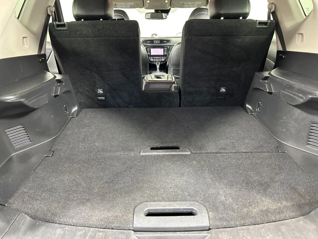 Used 2019 Black Nissan SL image 20