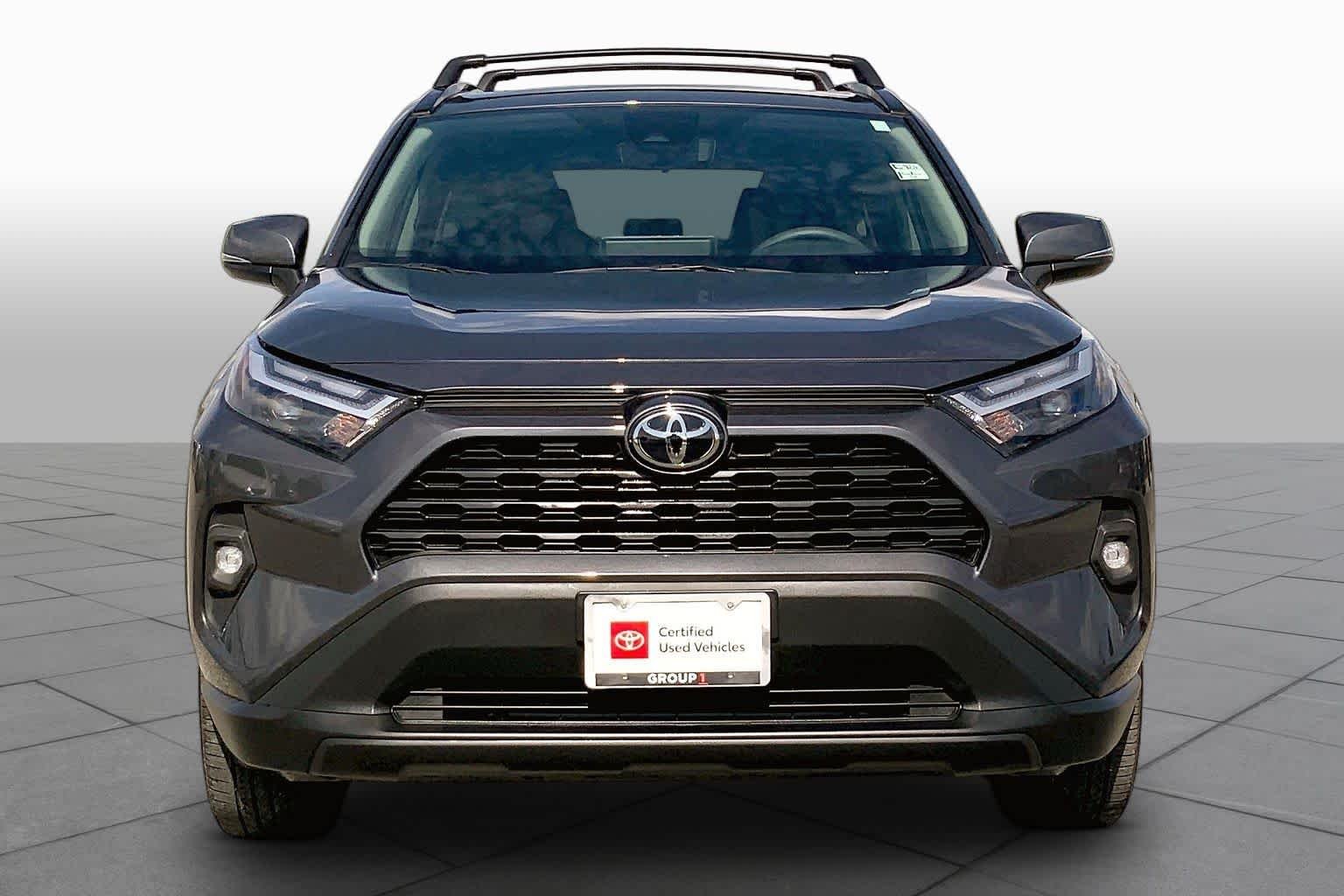 Used 2025 Magnetic Gray Metallic Toyota XLE Premium image 4
