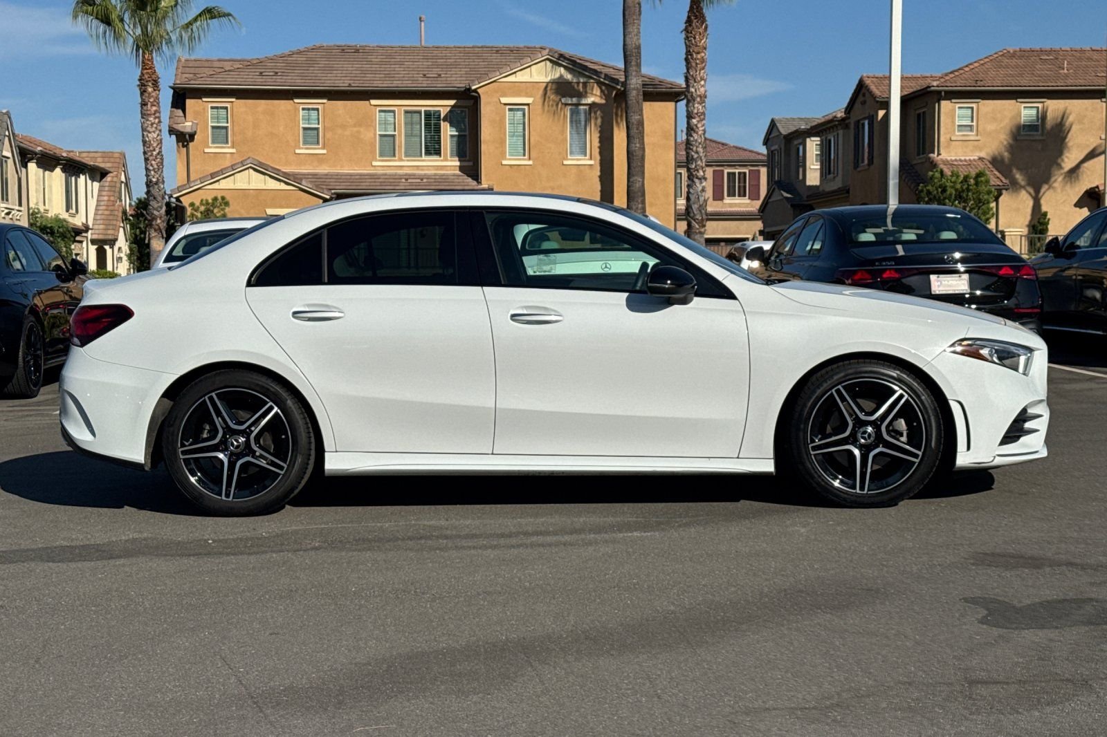 Used 2022 White Mercedes-Benz A 220 image 23