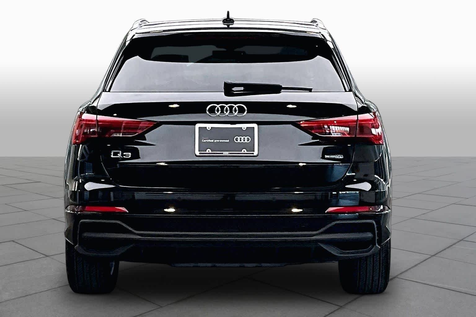 Certified Used 2025 Mythos Black Metallic Audi S line Premium image 5