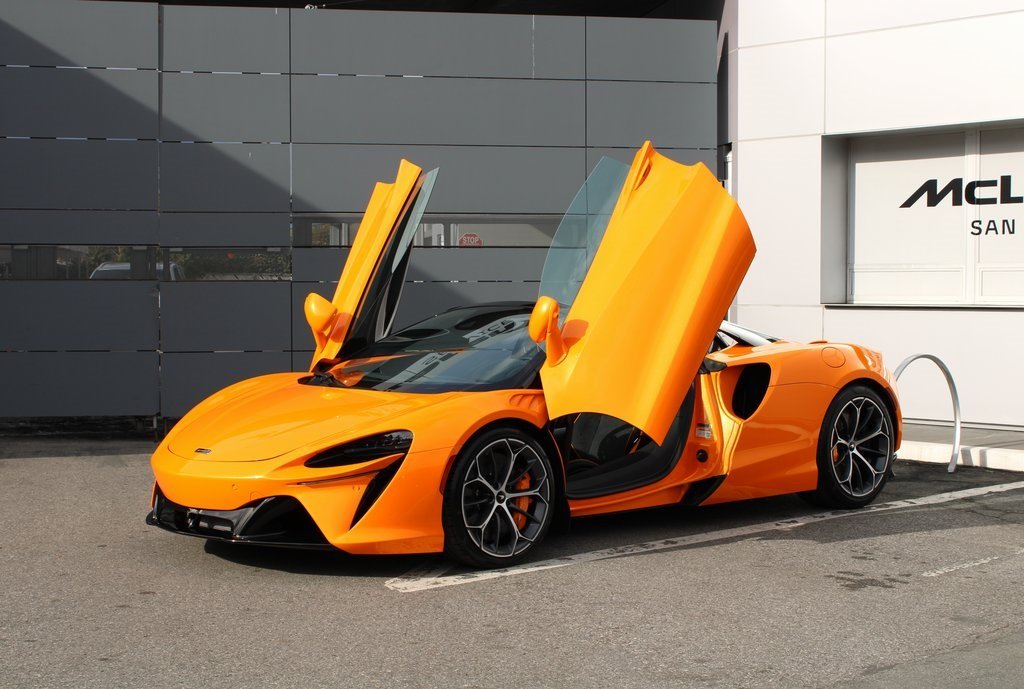 2026 McLaren Artura Performance