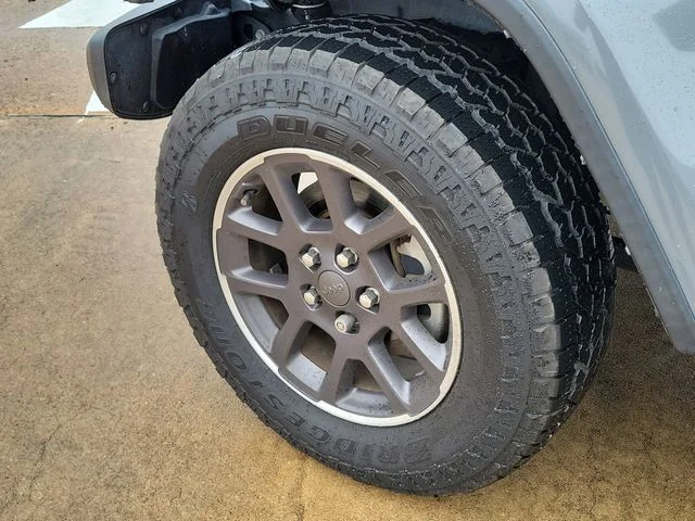 Used 2022 Gray Jeep Overland image 8