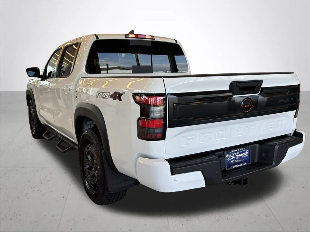 New 2026 White Nissan PRO-4X image 10