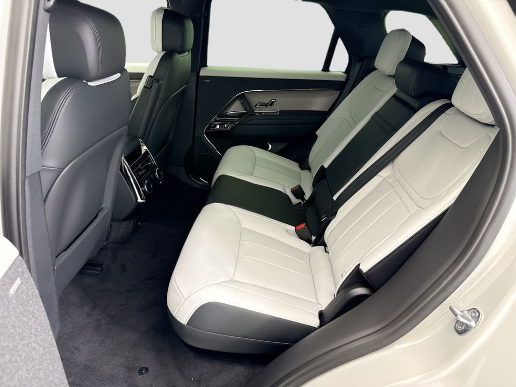 New 2026 Borasco Grey Land Rover Dynamic SE image 20