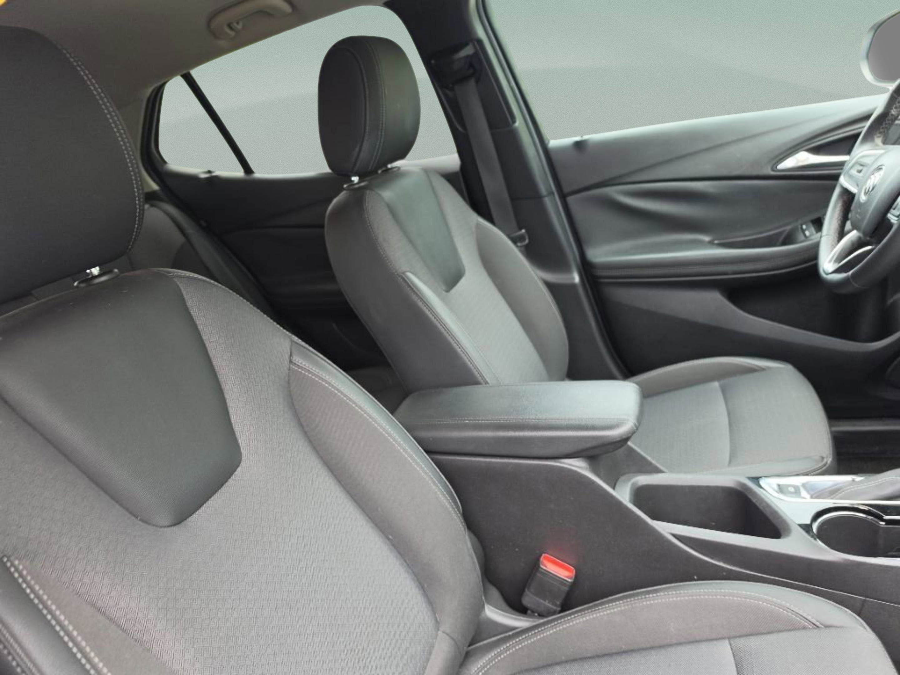 Used 2022 Summit White Buick Select image 33