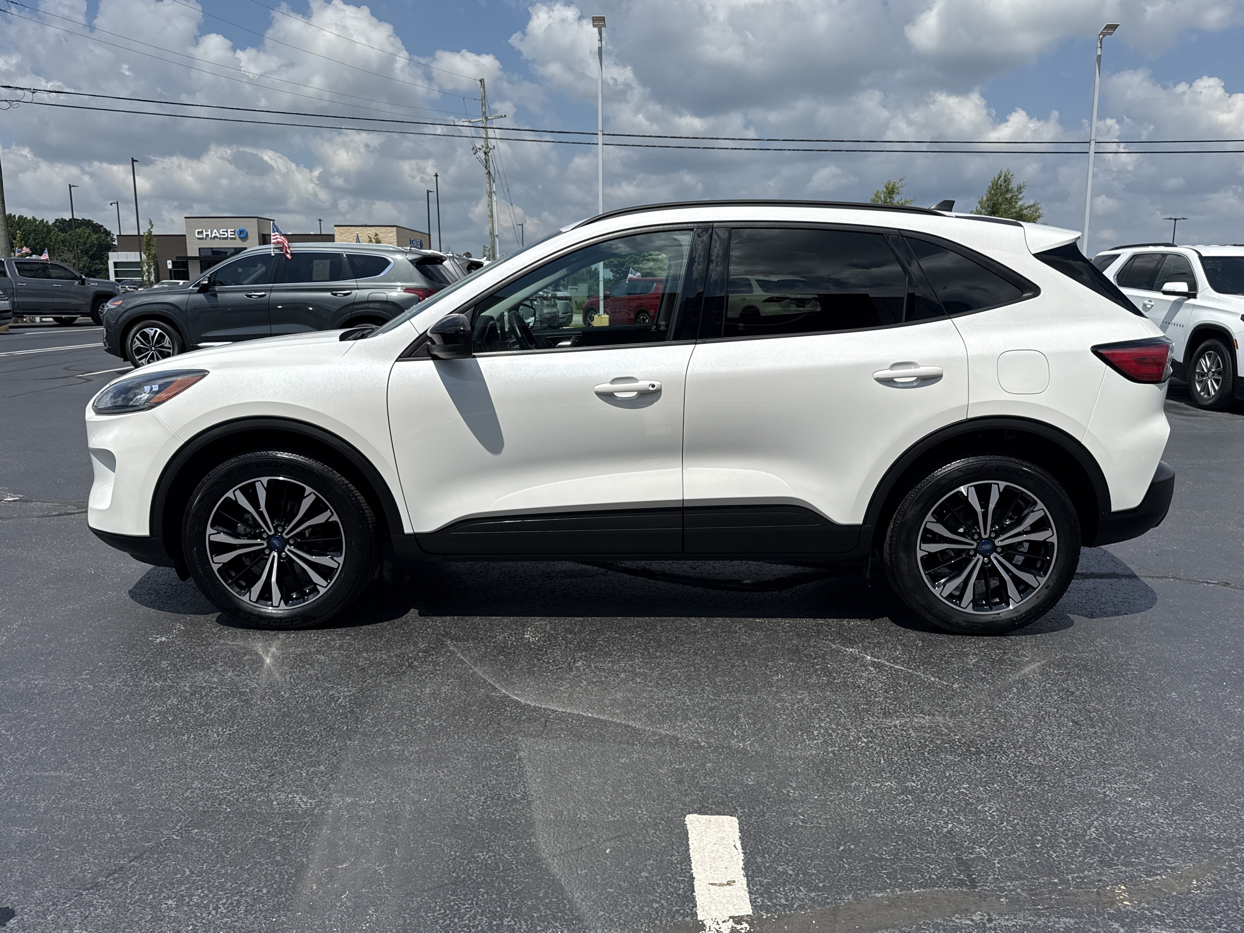 Used 2021 Iconic Silver Metallic Ford SEL AWD image 14
