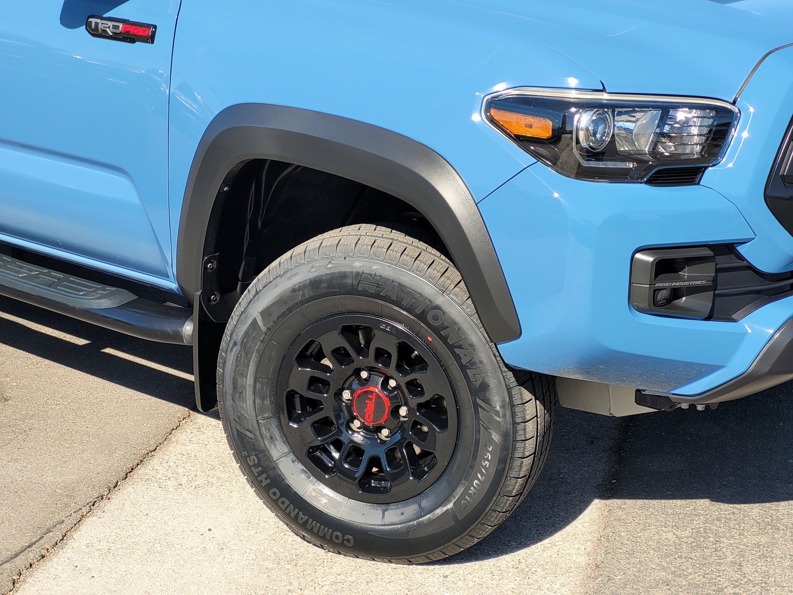 Used 2018  Toyota  image 11