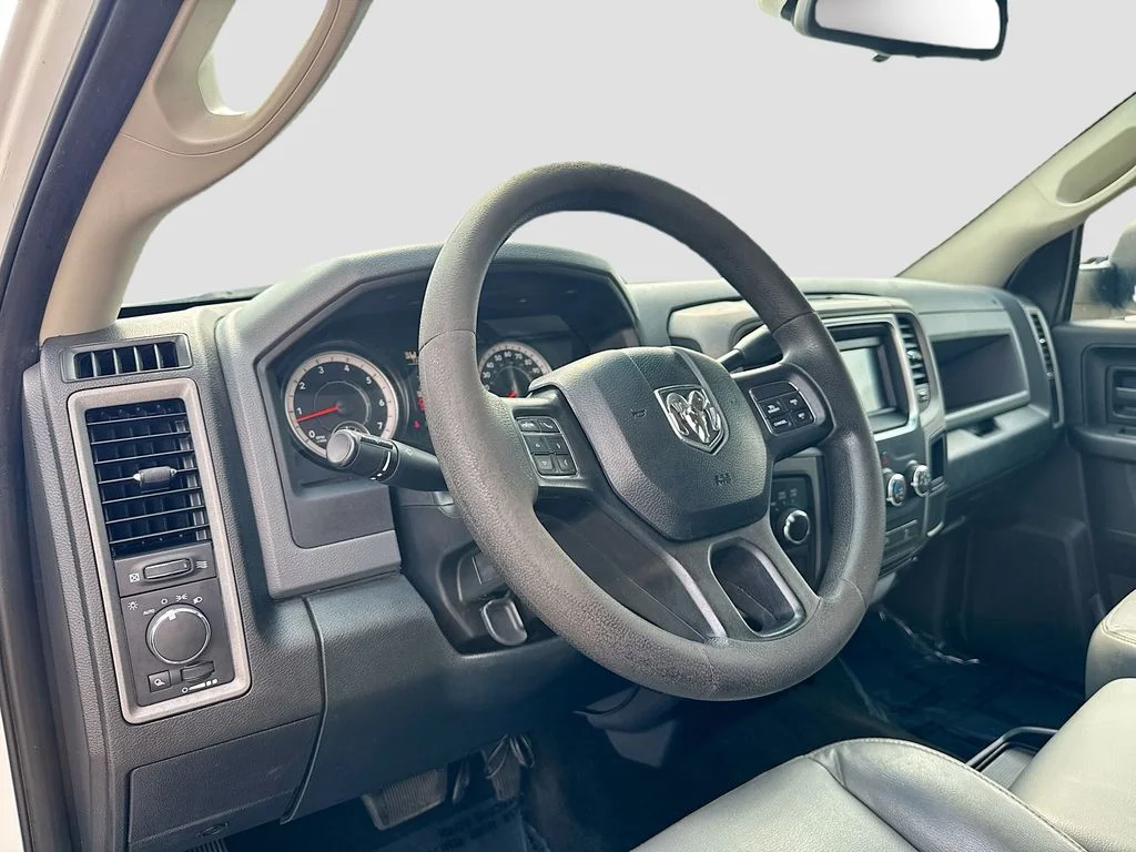 Used 2016 Bright White Clearcoat Ram Tradesman image 9