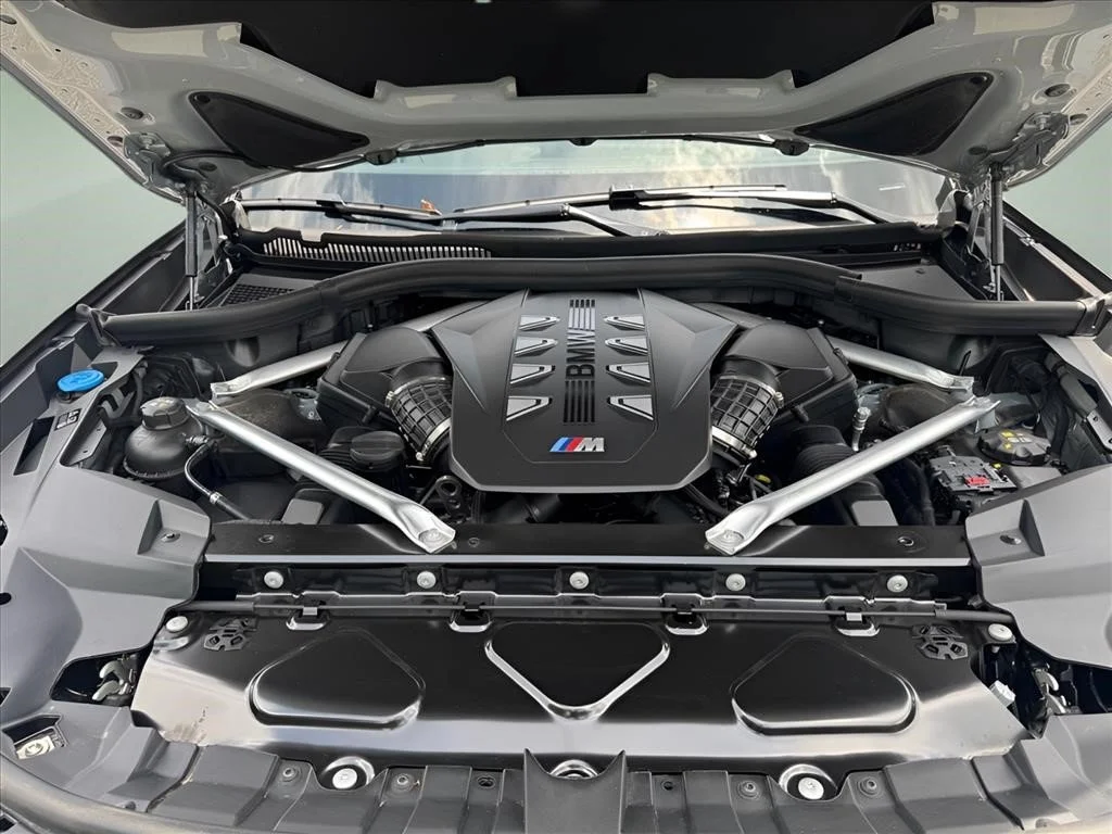 Used 2025 Brooklyn Grey Metallic BMW M60i image 11