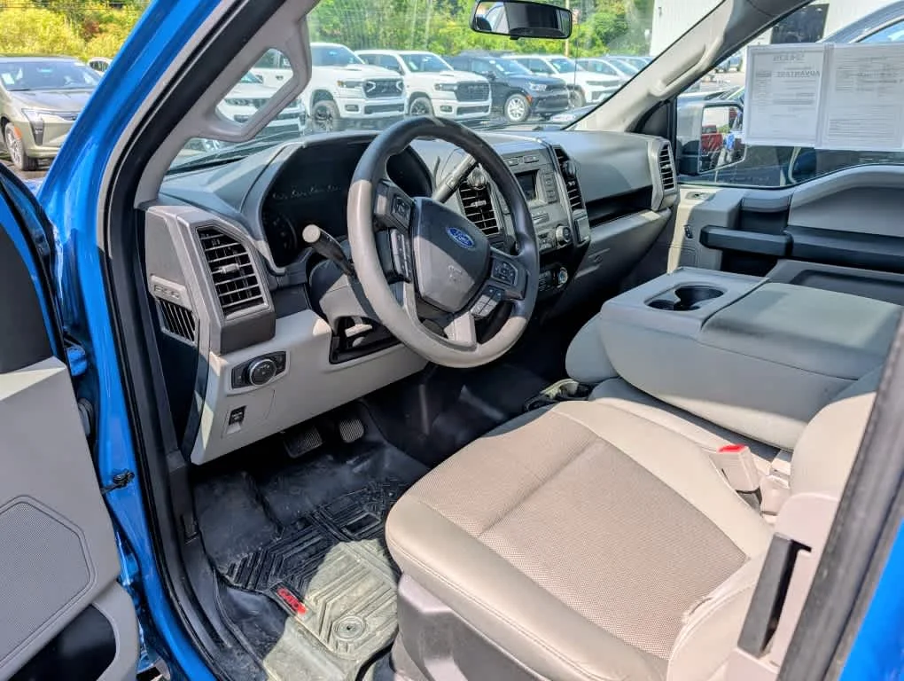 Used 2019 Velocity Blue Ford XL image 9