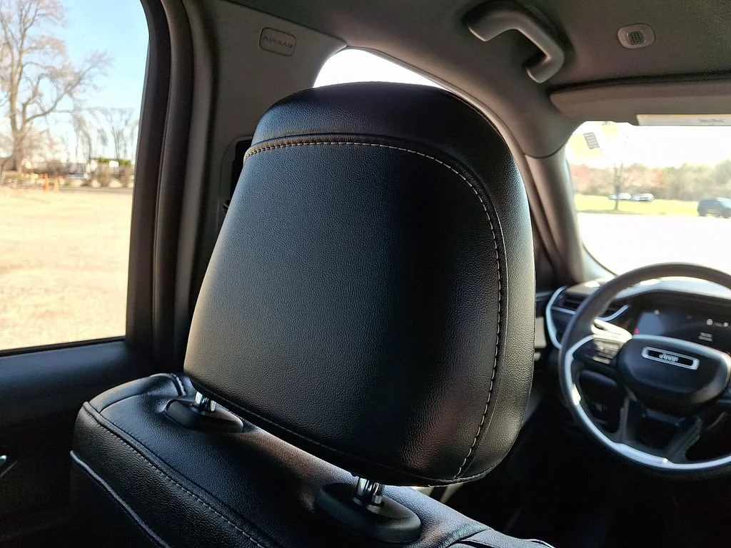 Used 2024 Diamond Black Crystal Pearlcoat Jeep Altitude image 14
