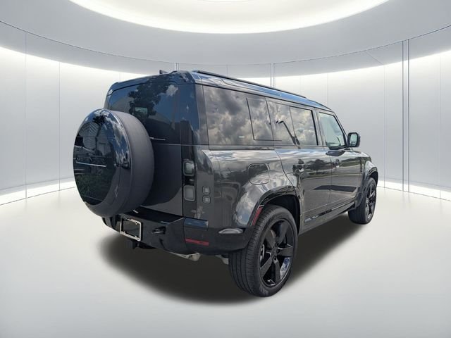 New 2026 Carpathian Grey Land Rover X-Dynamic SE image 3