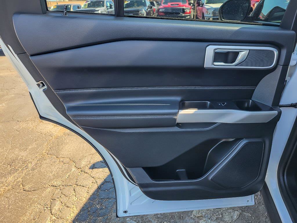 Used 2023 White Metallic Ford XLT image 26