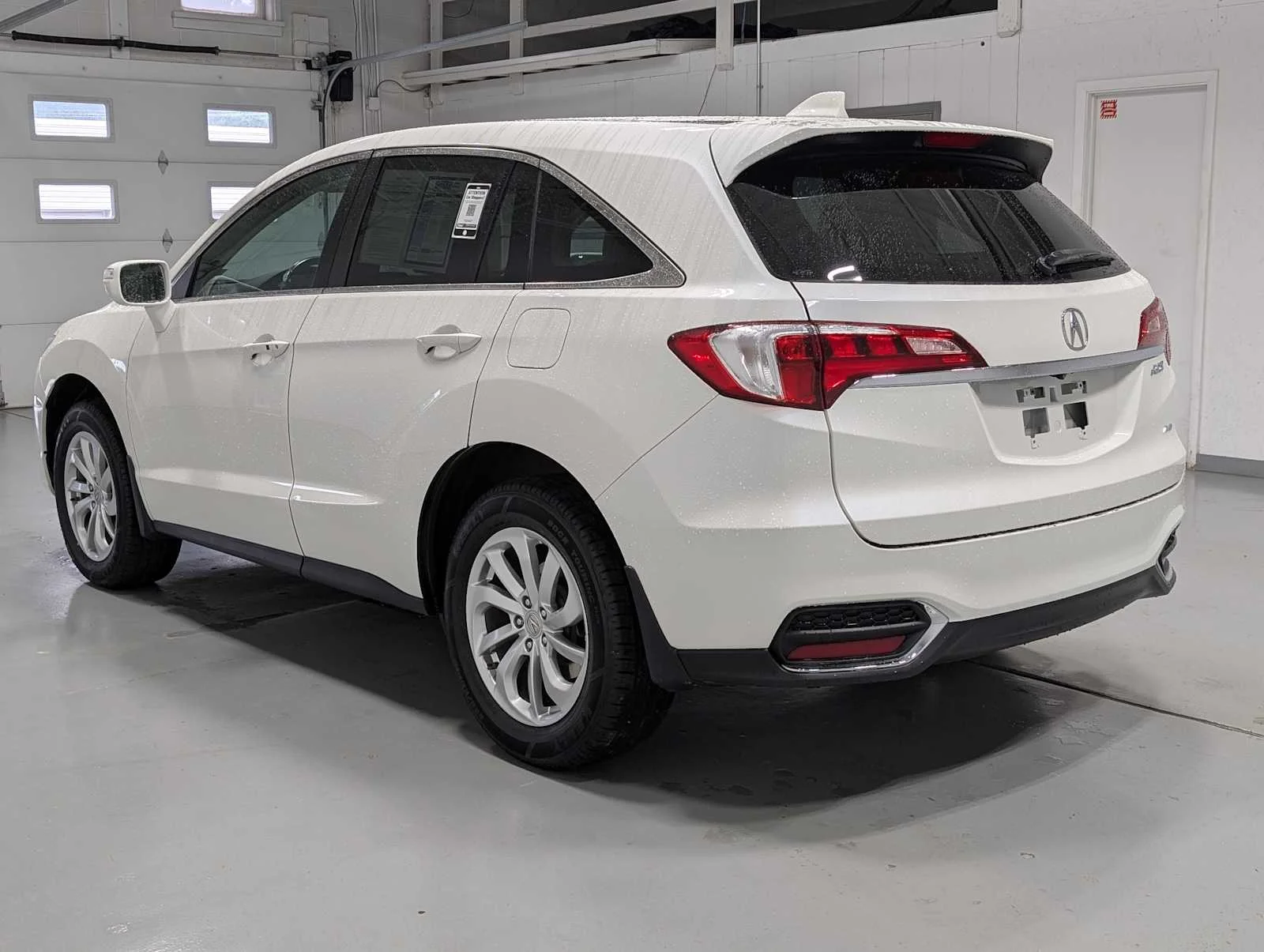 Used 2018 White Diamond Pearl Acura  image 10