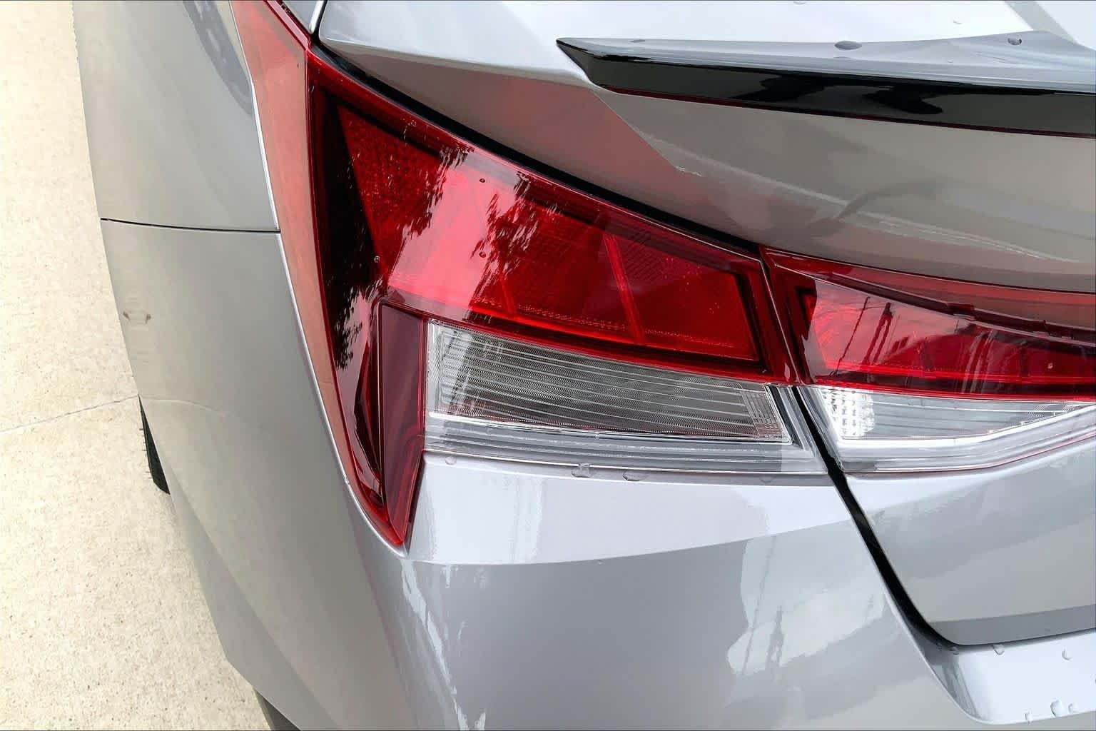 2025 Hyundai Elantra SEL - Photo 28