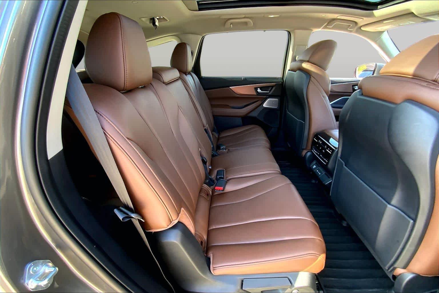 Used 2025 Liquid Carbon Metallic Acura w/Technology Package image 21
