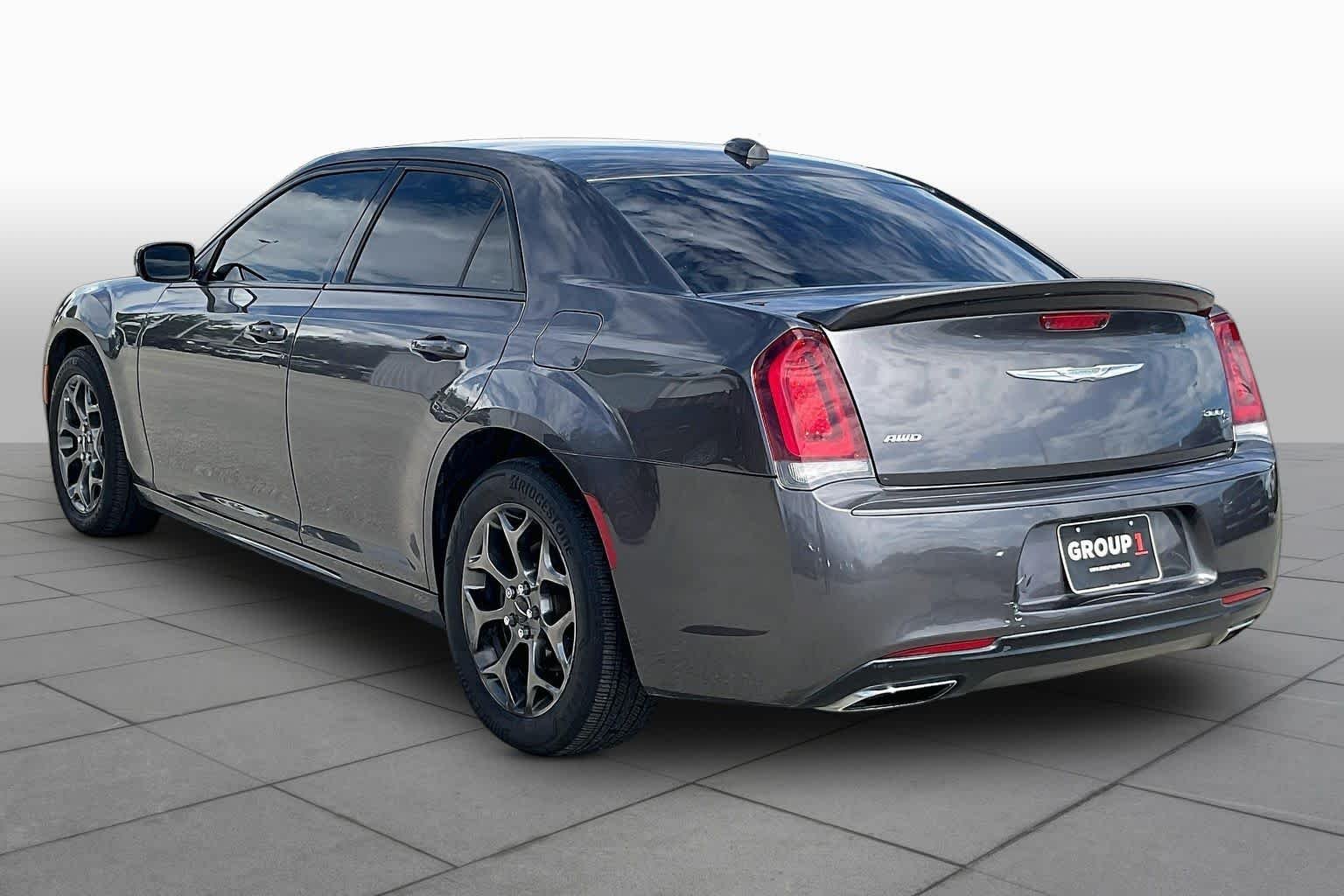 Used 2017 Granite Crystal Metallic Clearcoat Chrysler 300S image 12