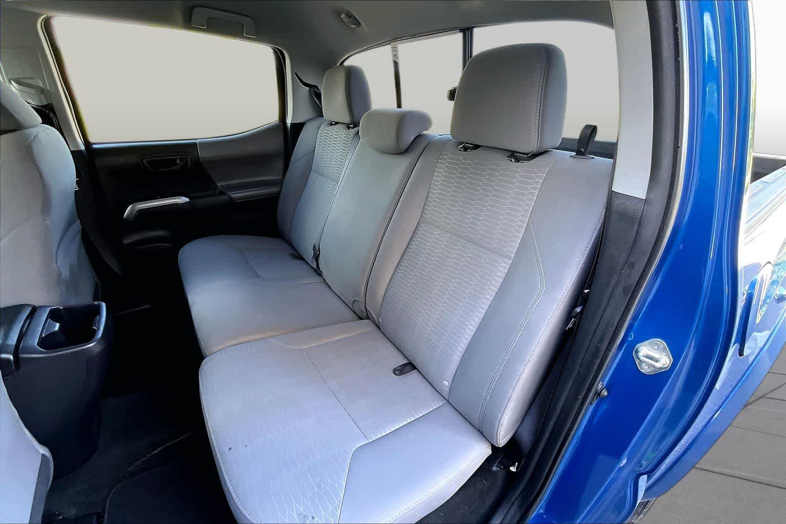 Used 2017 Blazing Blue Pearl Toyota SR5 image 20