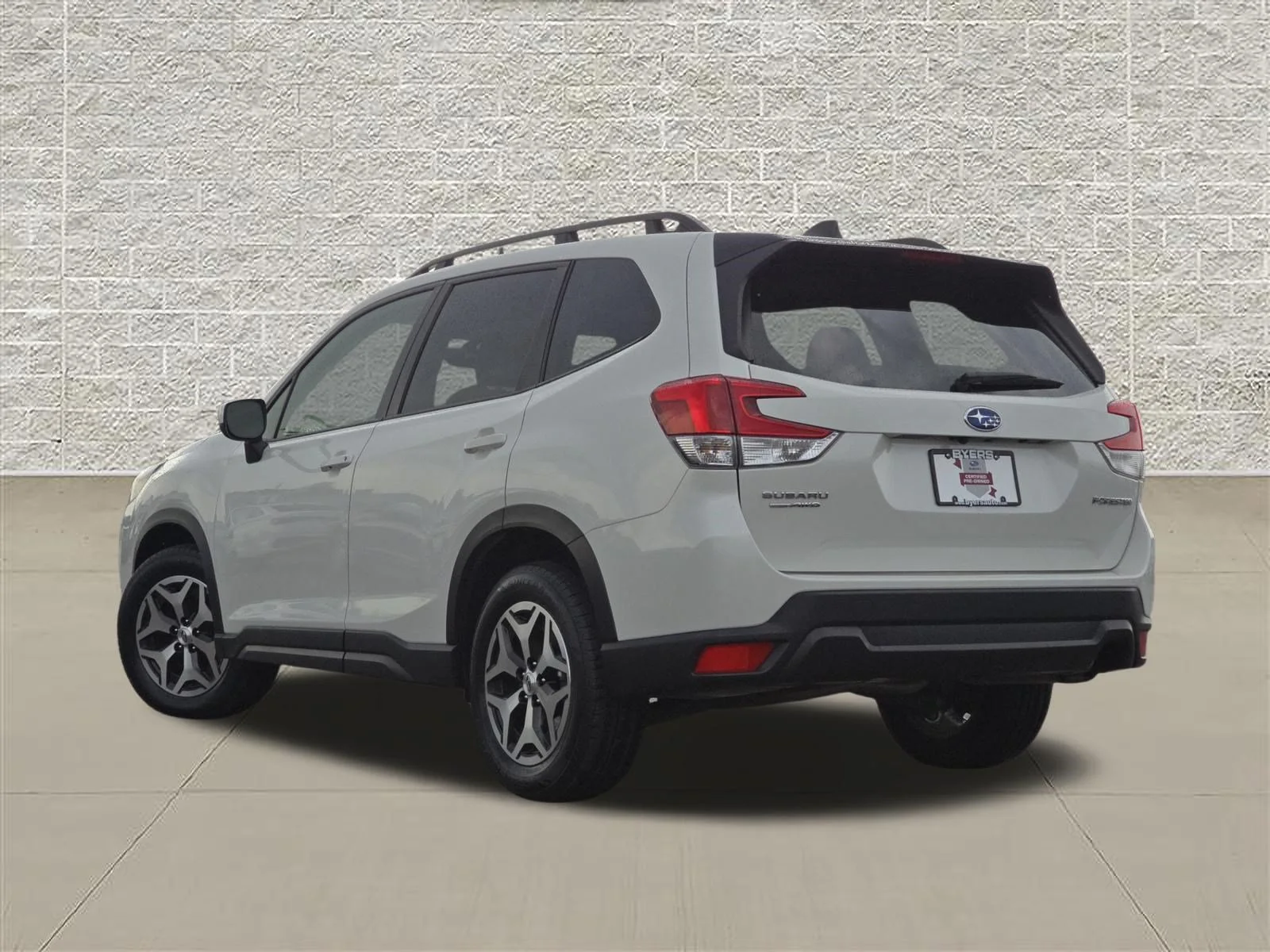 Used 2024 Crystal White Pearl Subaru Premium image 5