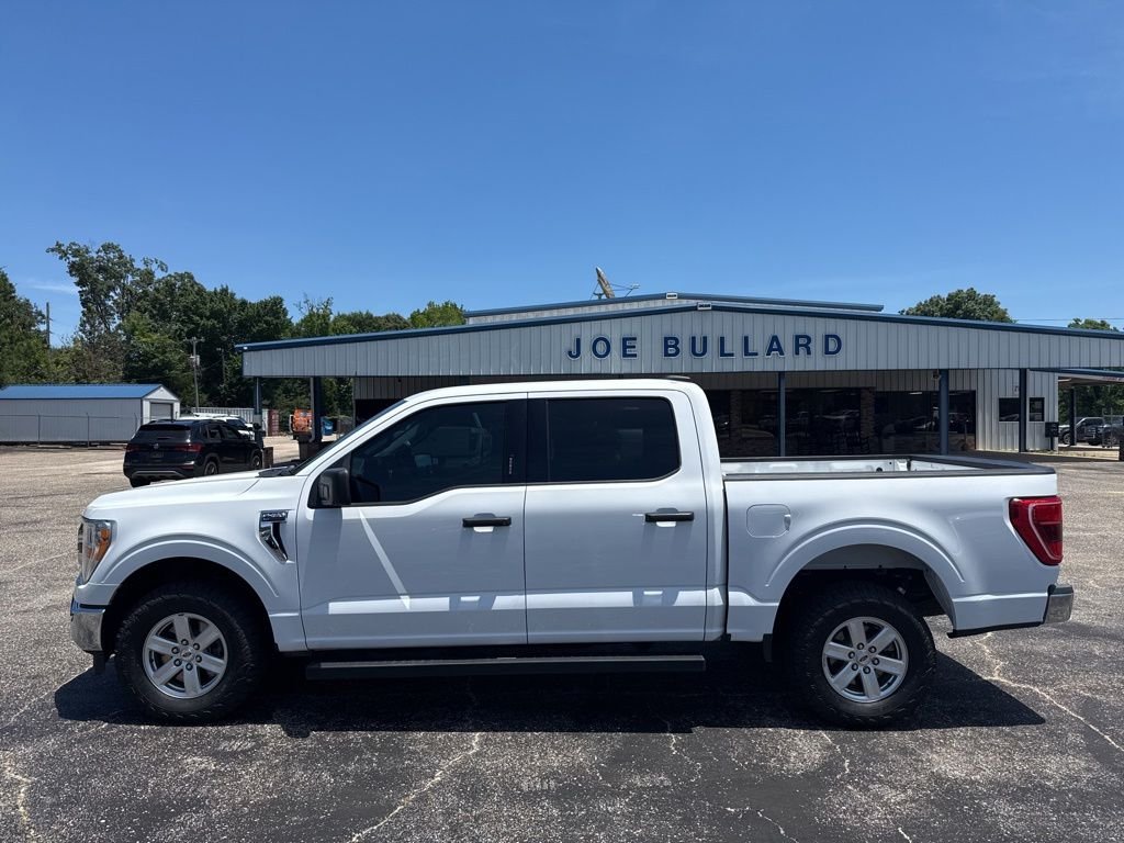 Used 2022 White Ford XLT image 18