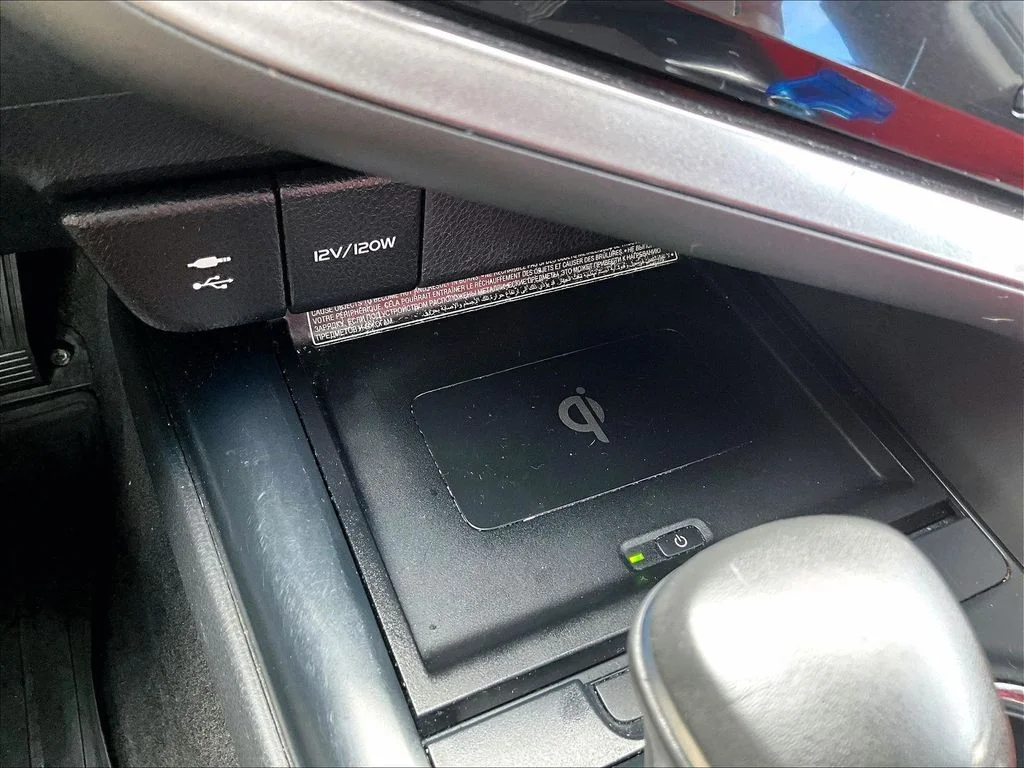 Used 2018 Black Toyota XSE V6 image 27