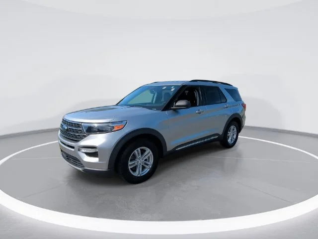 Used 2022 Silver Ford XLT image 4