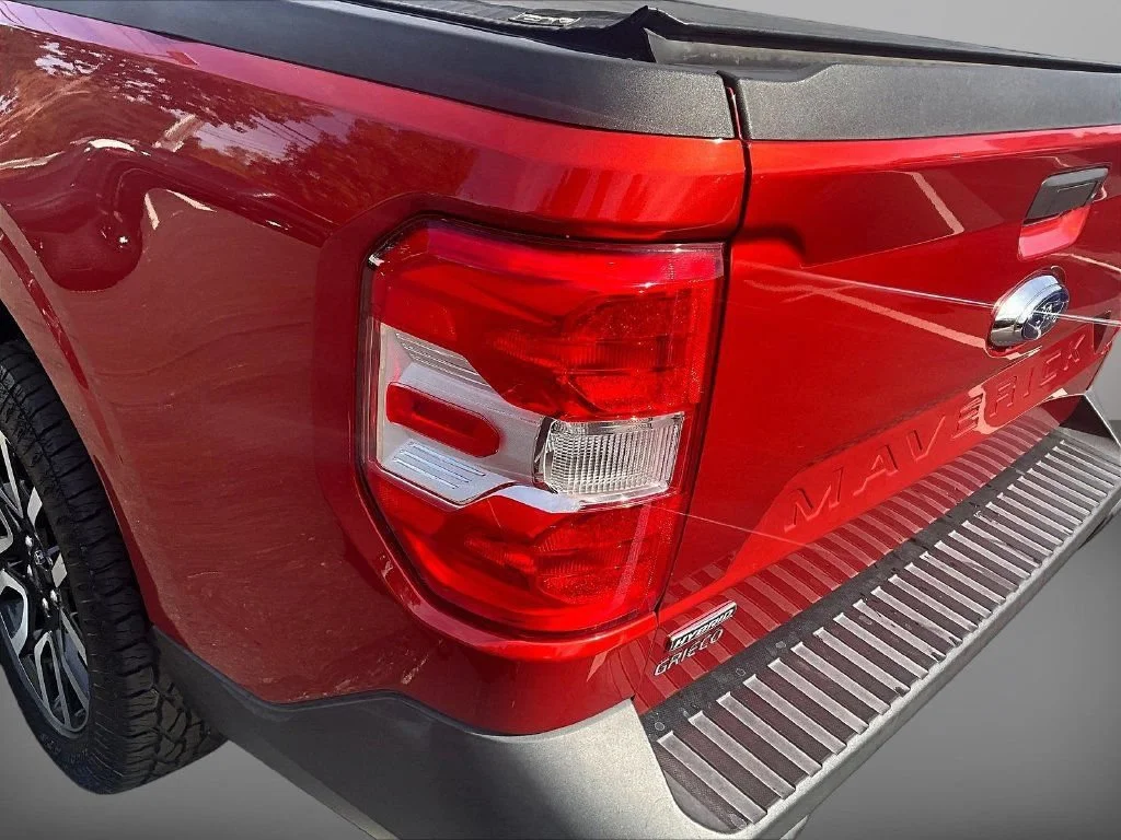 Used 2022 Chili Pepper Red Ford Lariat image 26