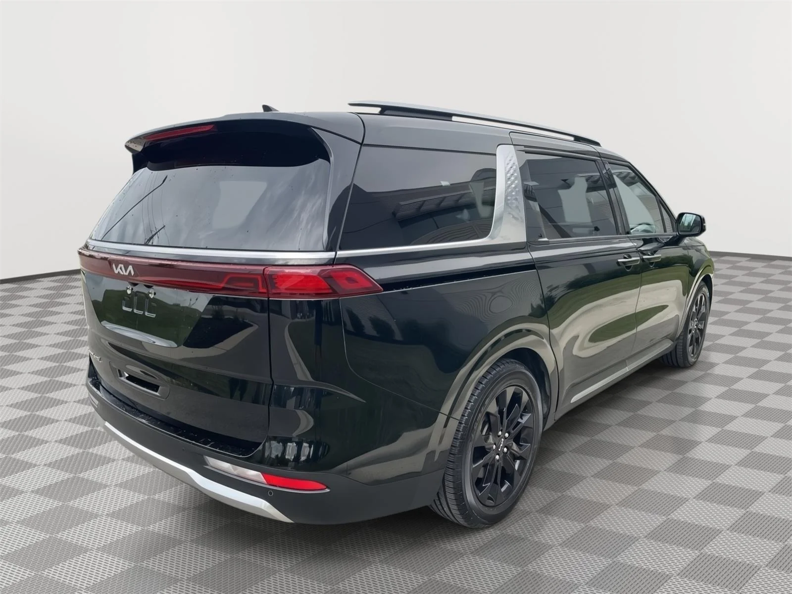 Used 2022 Aurora Black Pearl Kia SX Prestige image 6
