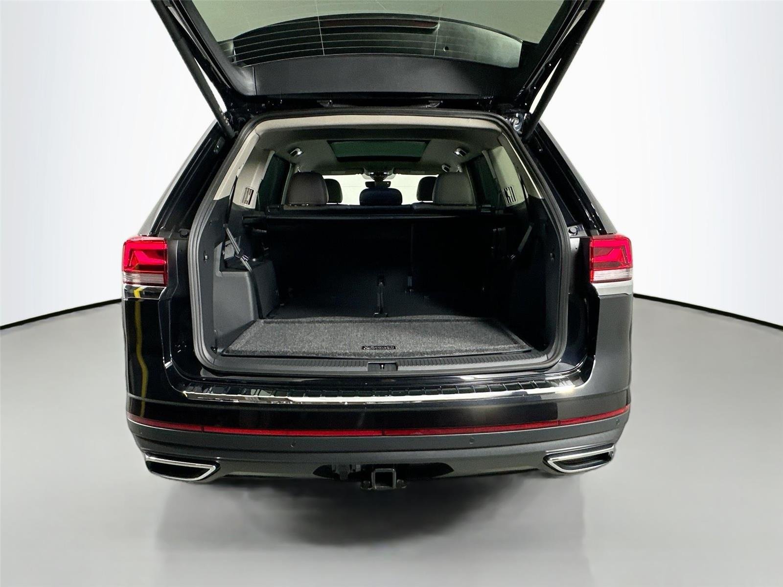 New 2026 Deep Black Pearl Volkswagen 2.0T SEL image 26
