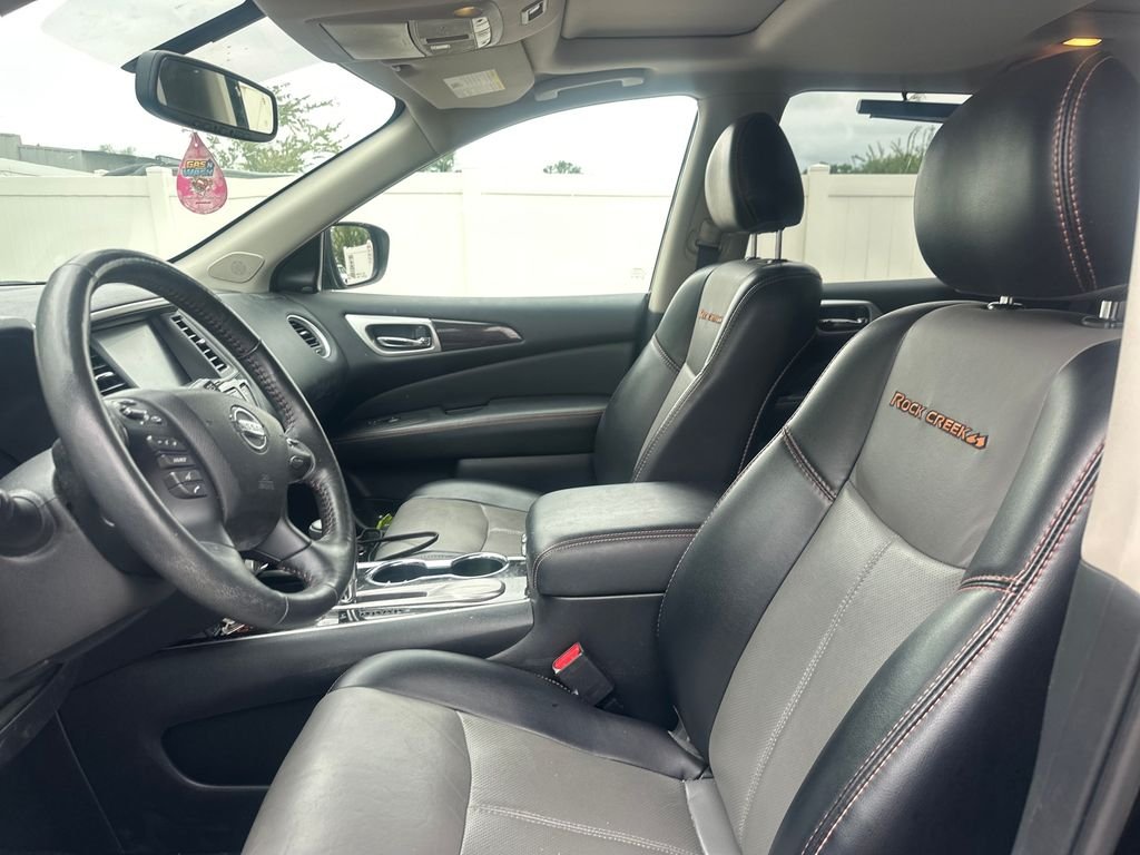 Used 2020 Black Nissan SL image 10