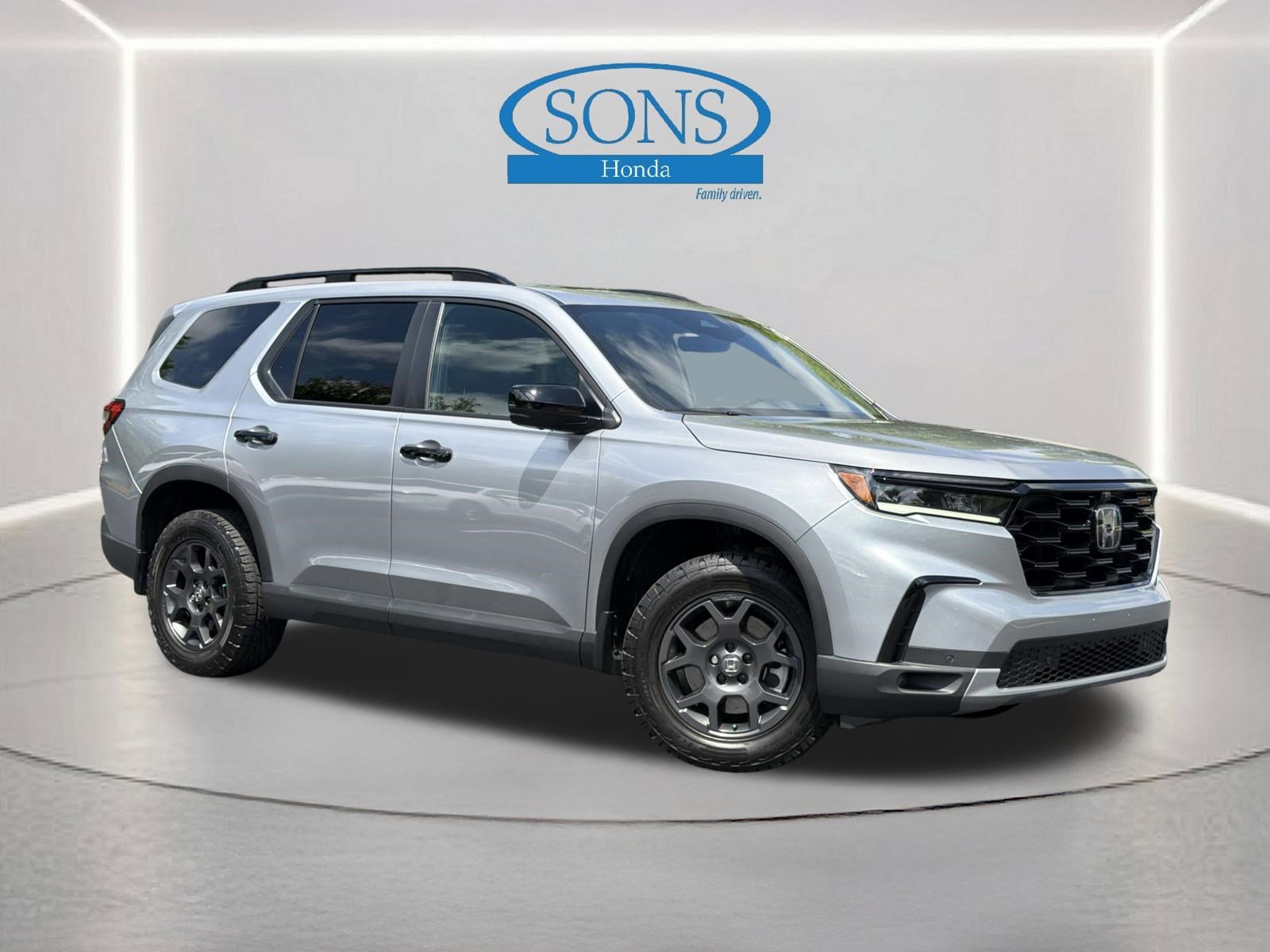 2025 Honda Pilot TrailSport AWD's photo