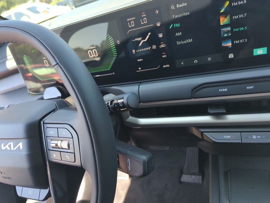 New 2027 Ivory Silver Kia EX image 24
