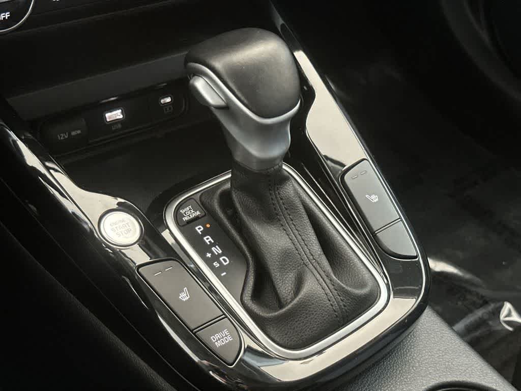 Used 2023 Snow White Pearl Kia EX image 21