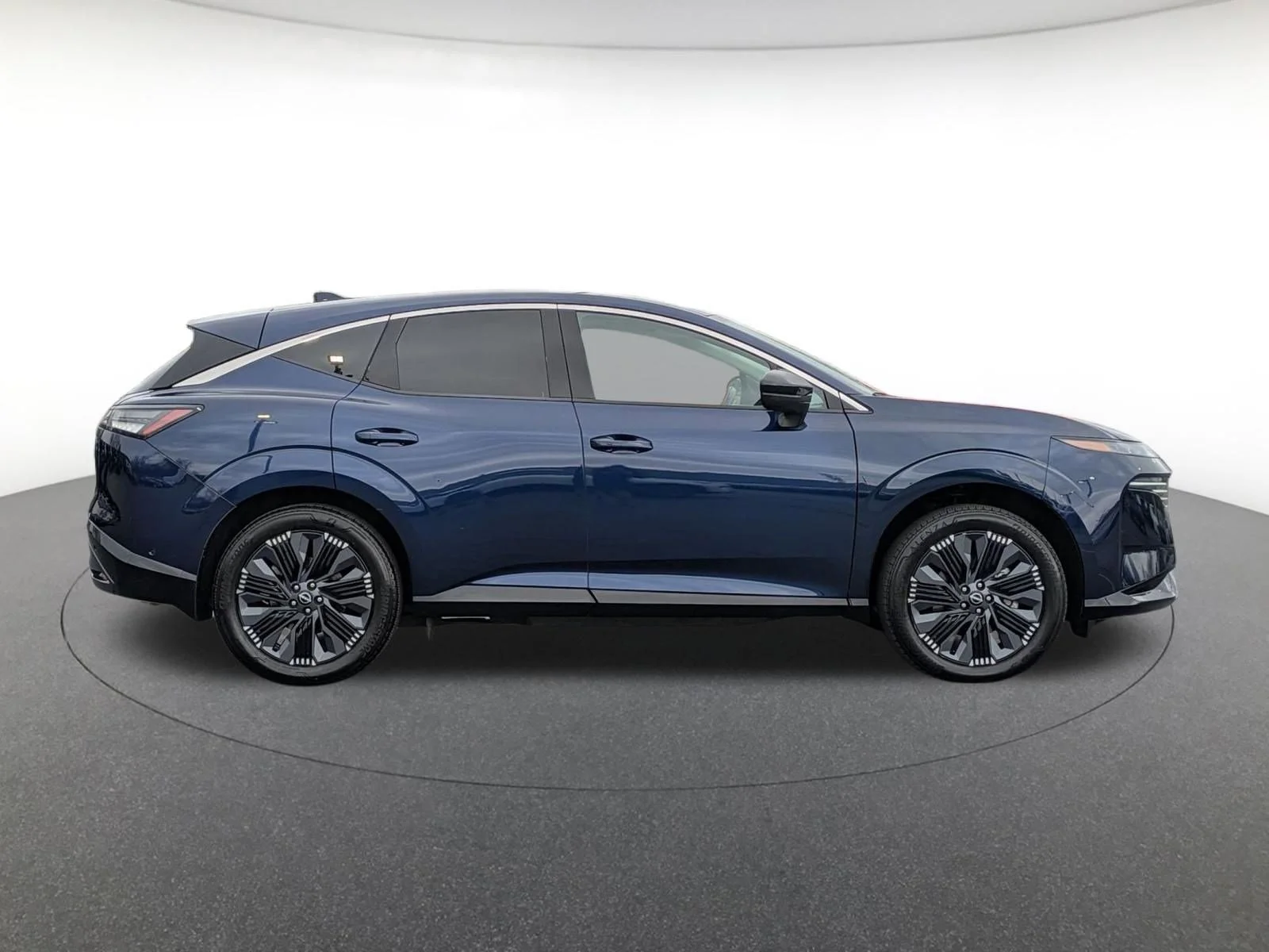 Used 2025 Deep Ocean Blue Pearl Nissan Platinum image 4