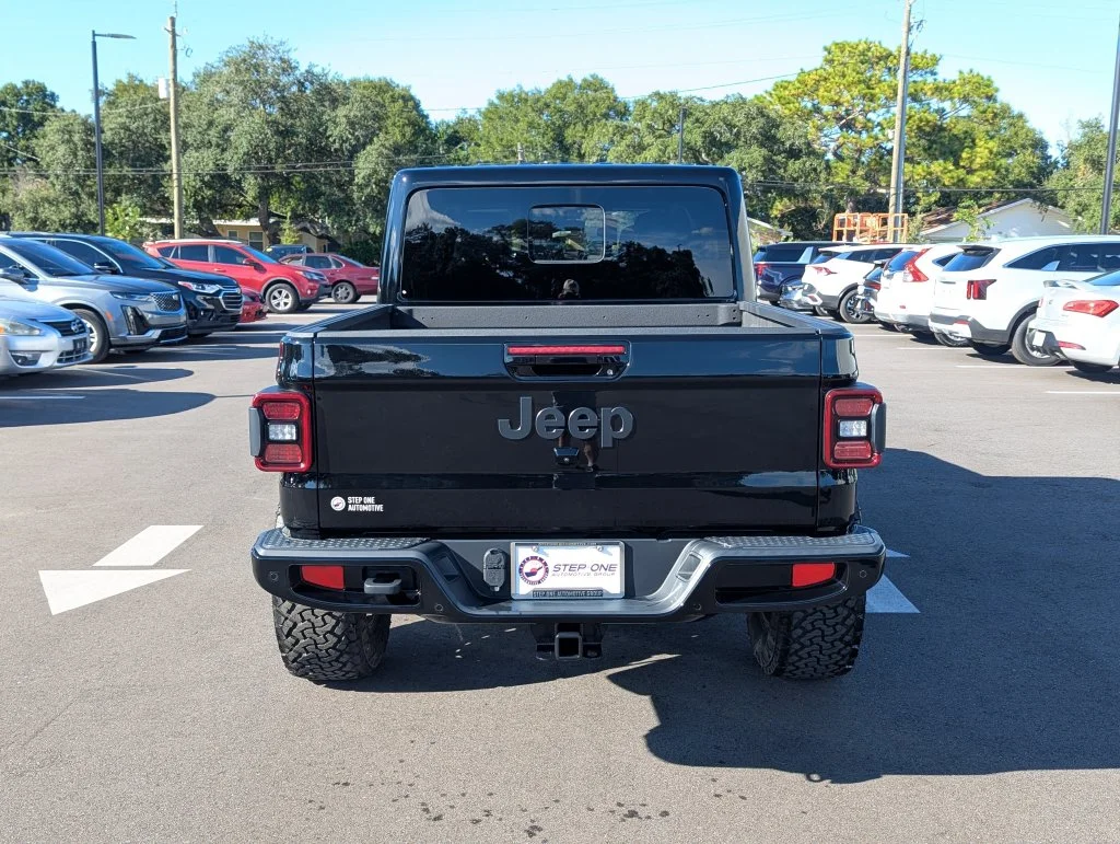 Used 2023 Black Jeep Overland image 6