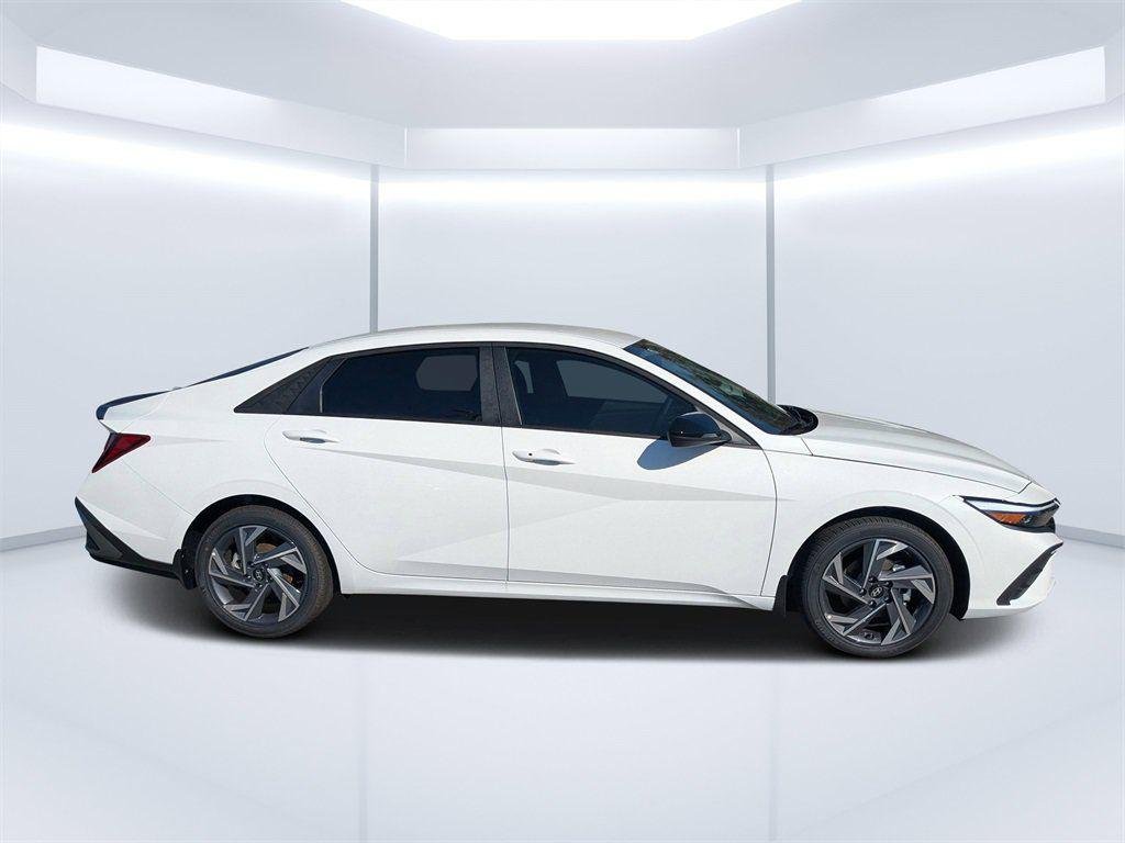 New 2026 White Hyundai SEL Sport image 2